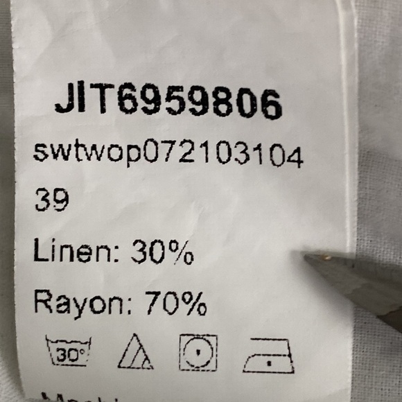 Shein Off White Linen Blend High Rise Cuffed Shorts Size Medium - Picture 3 of 4